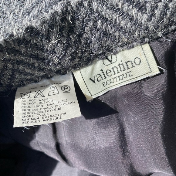 VTG VALENTINO Boutique Blazer Jacket and Skirt Wool Suit 2 Piece - Picture 13 of 13